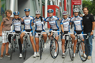 Das Koga-Ladies-Team, hier 2010 beim Sparkassen-Giro in Bochum, fährt künftig beim RV Central Rhede. Foto: Koga-Ladies-Team