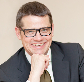 Boris Rhein, hessischer Minister des Innern und für Sport, startet bei der «Škoda-Velotour». Foto: pr